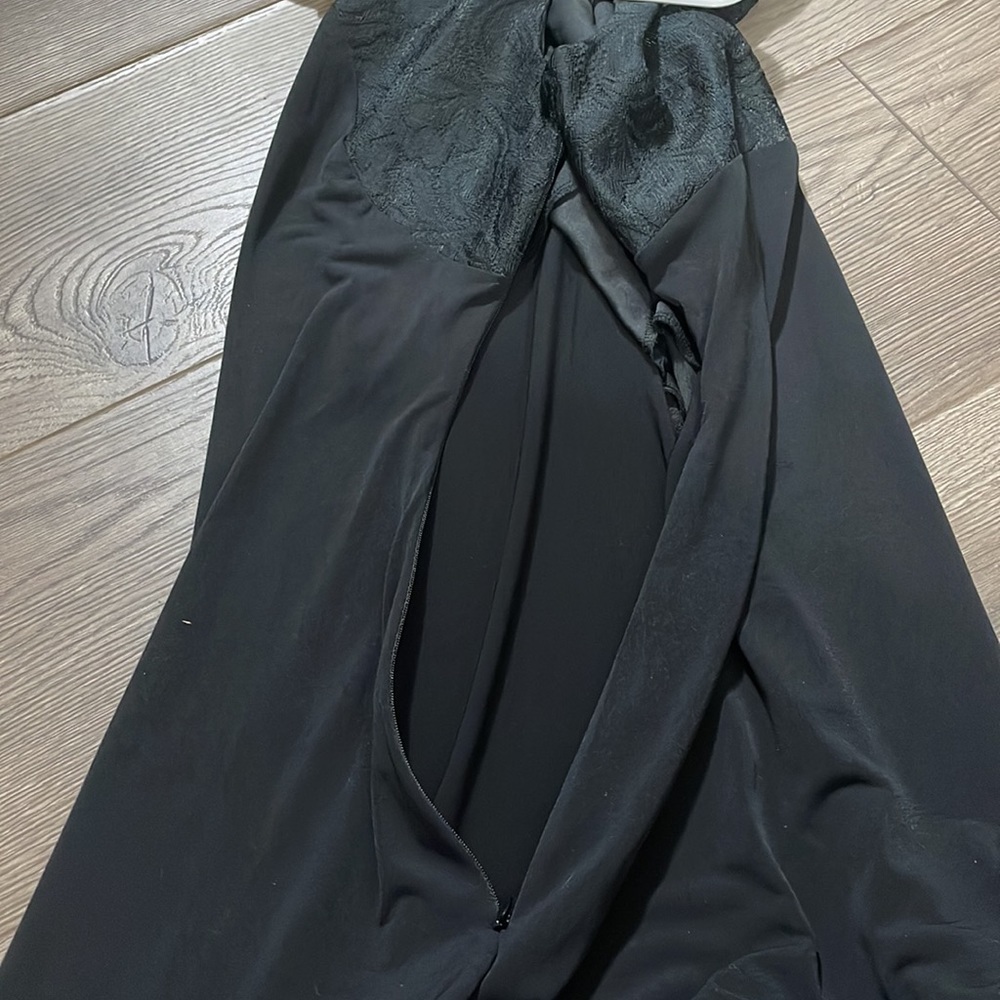 Ithica Dress with turquoise coloring at bottom hem and shoulder area, Size 8 - Picture 9 of 11
